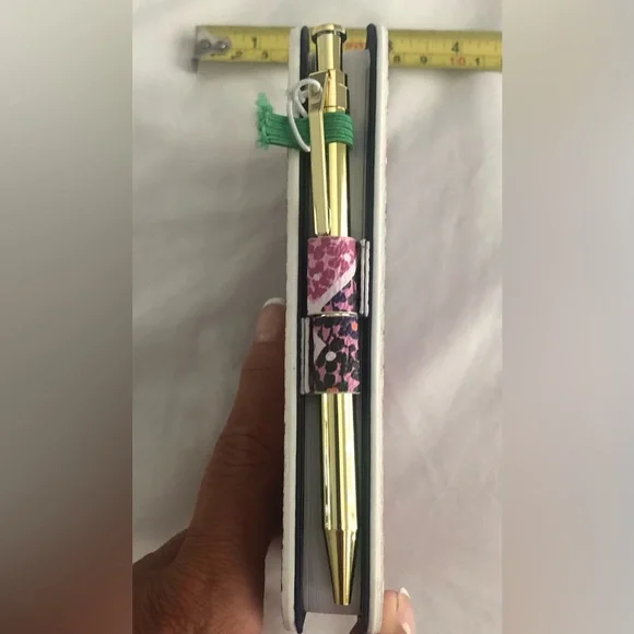 NWT Vera Bradley small pink/purple journal with gold pen. - Picture 5 of 5